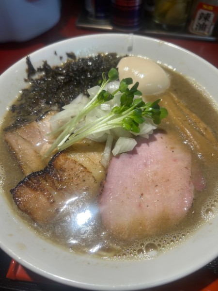 「煮干し中華そば」@らぁ麺処 蓮の華の写真