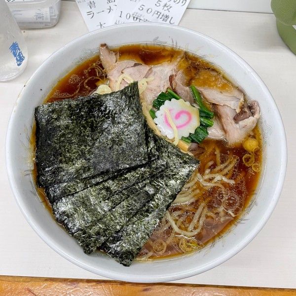 「青島ラーメン麺大盛＋自家製麺100＋海苔５枚」@青島食堂 秋葉原店の写真