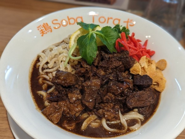 「限定八丁味噌と赤ワインの牛すじまぜsoba」@鶏Soba Toraやの写真