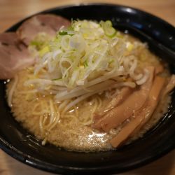 こってり醤油豚骨 大盛＋麺硬め＋背脂多め