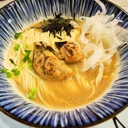 かきラーメンあっさり かき乗せ（950円）