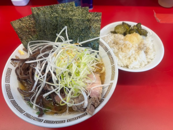 「◯喜らーめん➕キクラゲ➕無料ライス」@家系ラーメン 佐々喜家の写真