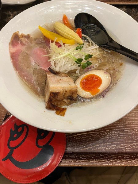 「塩の昆布水ラーメン」@麺匠 竹虎 新宿店の写真