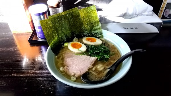 「らーめん（８００円）＋味付け玉子（１００円）」@横浜家系らーめん 北野家の写真
