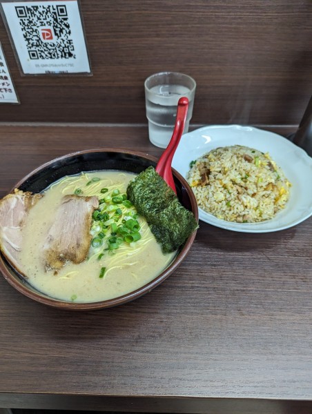「チャーハンセット+替玉」@博多ラーメン 長浜や 青物横丁店の写真