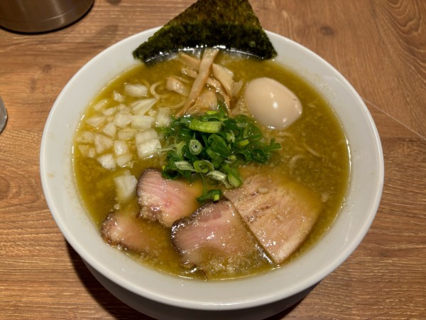 「背脂中華そば＋味玉」@R+の写真