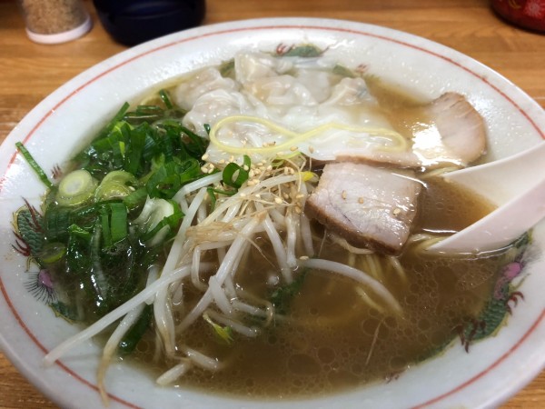 「ワンタン麺」@ラーメン どんどんの写真