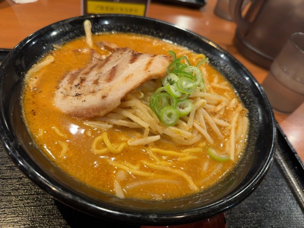 「百年マルキン味噌ラーメン＋炙り豚玉飯」@マルキン本舗 春日部店の写真