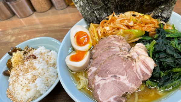 「渡来武ラーメン中、のり増し」@横浜らーめん 渡来武の写真