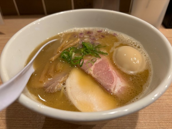 「伊勢海老そば、味玉」@中華そば みかわの写真