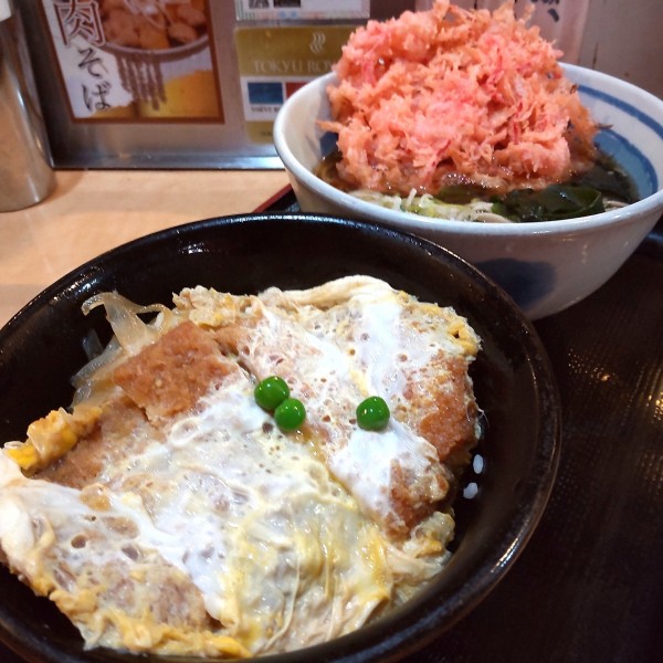 「かつ丼セット（￥790）＋紅生姜のかき揚げ（￥150）」@しぶそば 蒲田店の写真