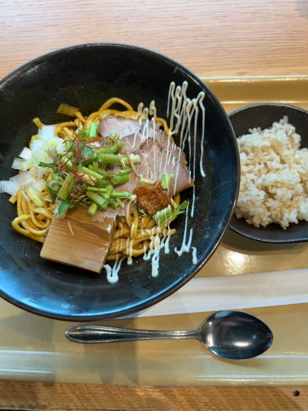 「濃厚インド油そば（950円）+追い飯（100円）」@POPUPラーメン 仙臺くろくの写真