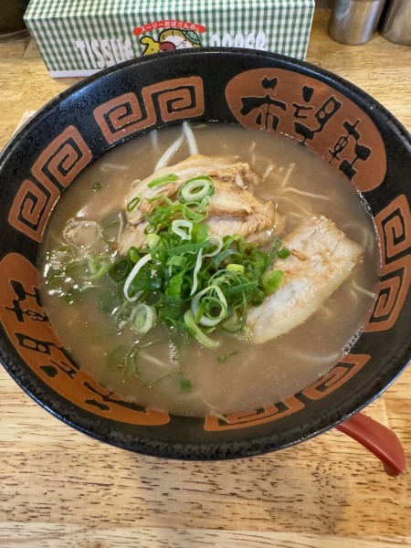 「とんこつラーメン」@希望軒 JR神戸駅前店の写真