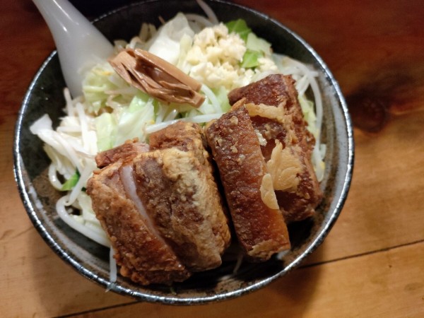 「デブセブハイパーライト野菜少なめニンニク有り」@極太濁流ラーメン ら・けいこ 東片端店の写真