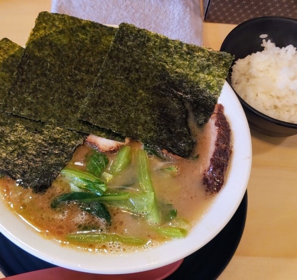 「らーめん 850円＋無料ライス」@らーめん 武臣の写真