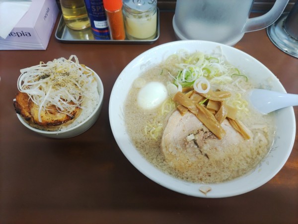 「ガンジャラーメン　チャーシュー丼」@ラーメン ひかりの写真