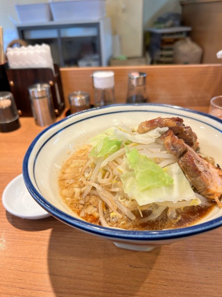 「醤油とんこつ　880円」@らーめん勇の写真