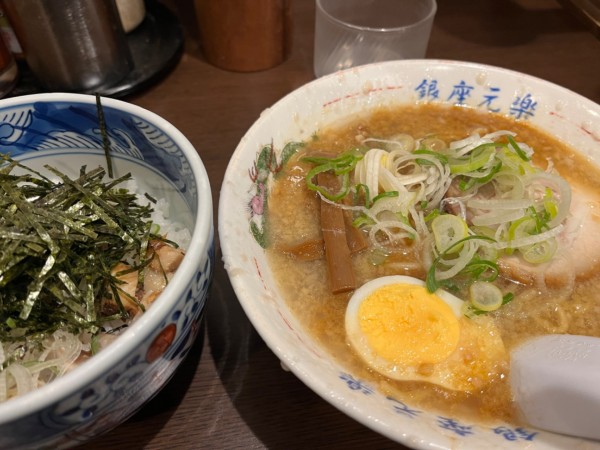 「元らーめん豚めしセット」@銀座元楽の写真