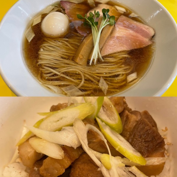 「味玉醤油ラーメン＋チャーシューご飯（1330円）」@ラーメン ニュー松戸の写真