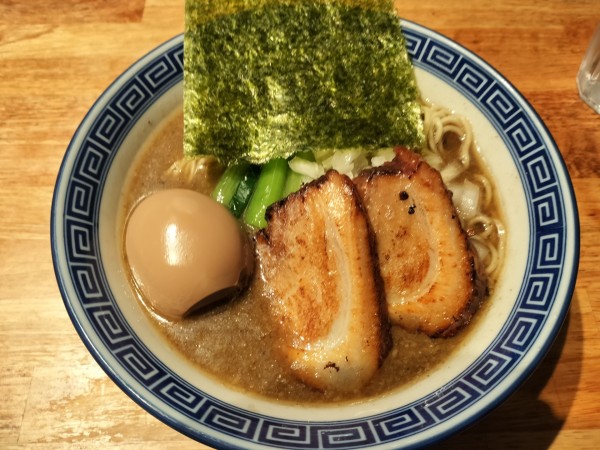 「濃厚煮干中華そば 牛丼 替え玉」@錦糸町中華そば さん式の写真