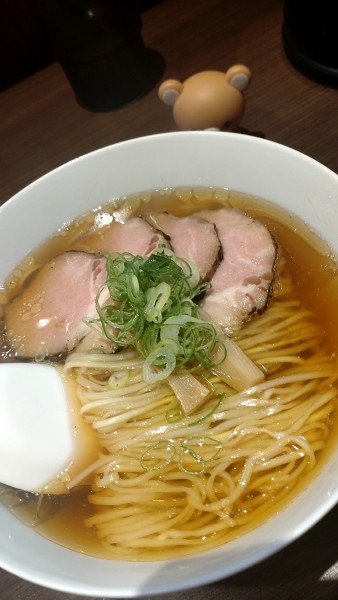 「名古屋コーチンの炙り肉中華そば(900円税込)」@寿製麺よしかわ 坂戸店の写真