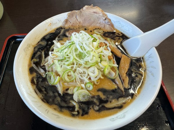 「本日のらーめん990円  純輝の黒みそ」@北海とんこつら～めん純輝 八千代店の写真