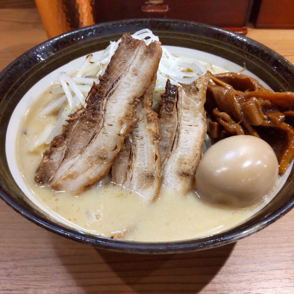 「特製味噌ラーメン（￥1,130）＋メンマ（￥100）」@いと井 東京ラーメン横丁店の写真