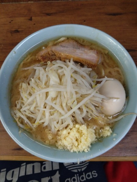 「ラーメン＋味玉子」@ラーメン二郎 池袋東口店の写真