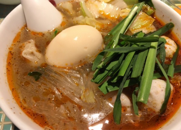 「薬膳麻辣湯に好みのトッピング」@七宝 麻辣湯の写真