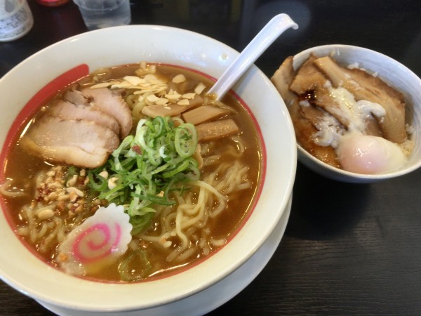 「ガリバタ醤油らーめん（大盛り）＋チャーシュー丼」@幸楽苑 鳩ヶ谷里店の写真