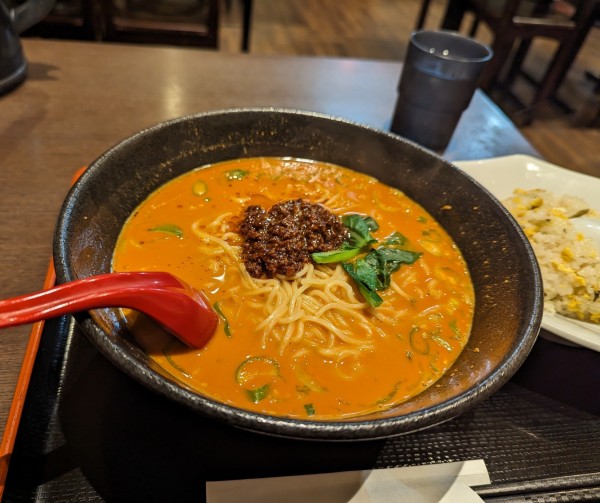 「担々麺＋半チャーハン」@龍驤の写真