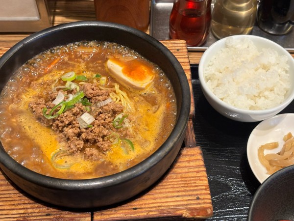 「石焼きキーマカレー麺」@武蔵野餃子房 ぐりーんうぉーく多摩店の写真