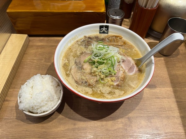 「味噌チャーシュー大盛り小ごはん」@大島の写真