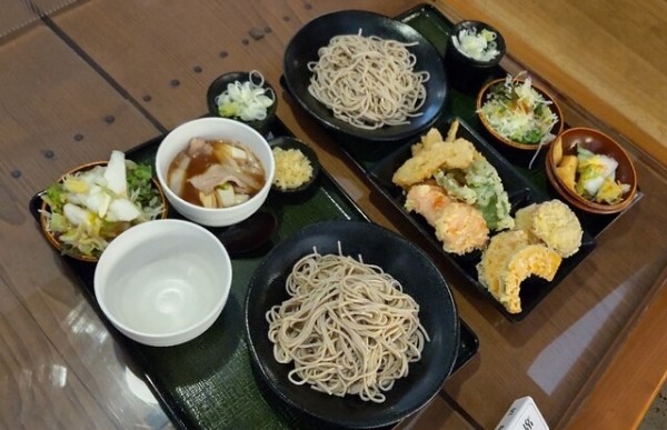 「十割もりそば並800円×2」@石臼十割そば森久の写真