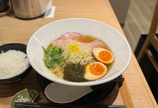 「すっぽんラーメン（白）¥1000ライス付き」@和バル 白金魚の写真