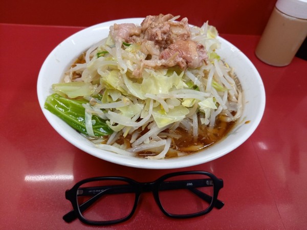 「ラーメン少なめ(ヤサイ・アブラ)」@ラーメン二郎 越谷店の写真