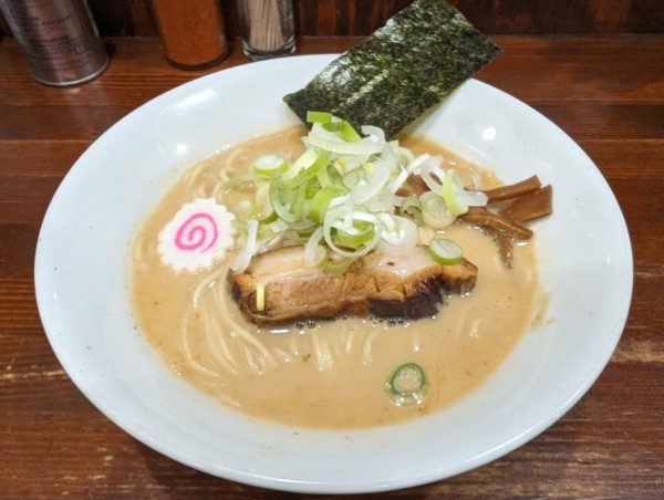 「豚骨煮干中華蕎麦850円」@中華蕎麦 萌芽の写真
