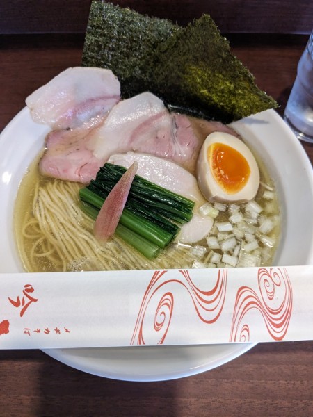 「上中華　背黒と平子　貝塩」@メヂカそば 吟魚の写真