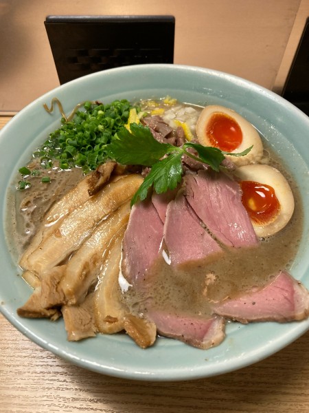 「ラム煮干しらーめん+全部のせ」@自家製麺 MENSHO TOKYOの写真