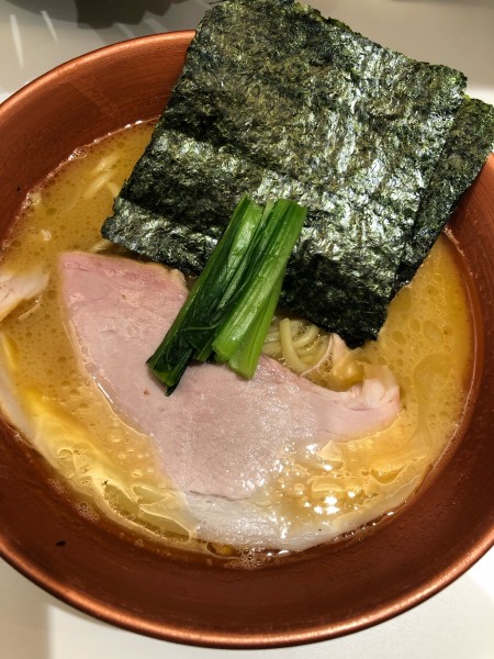 「ラーメン」@家系ラーメン 革新家 TOKYOの写真