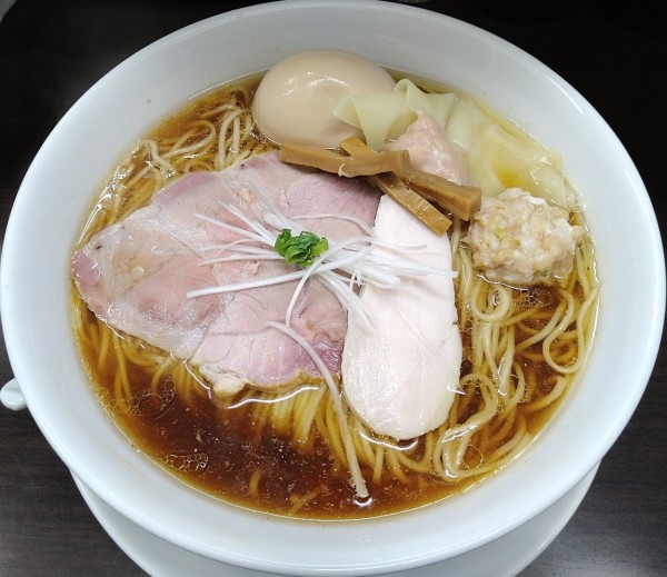 「特製醤油そば 1250円 大盛り 100円」@中華そば 裏慶の写真