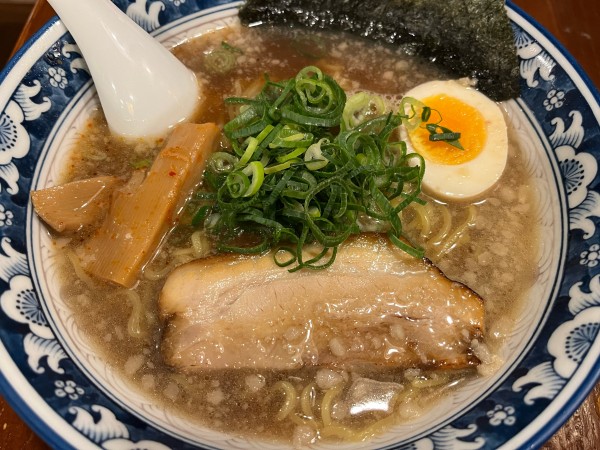 「醤油ラーメン固め880円」@麺屋いつきの写真