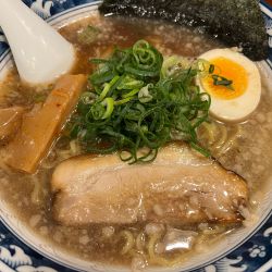 醤油ラーメン固め880円