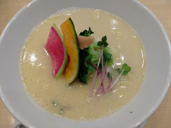 「鶏白湯Soba　１２００円」@銀座 篝 大手町店の写真