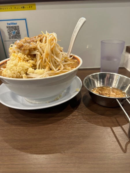 「ラーメン限定担々麺全マシお腹空いてます」@顎で喰らえ ラウンドワン草加店の写真