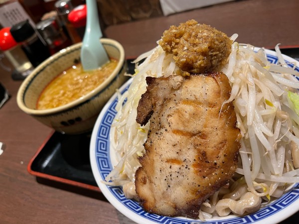 「背脂野菜づけ麺980円　中盛80円」@麺屋こうじの写真