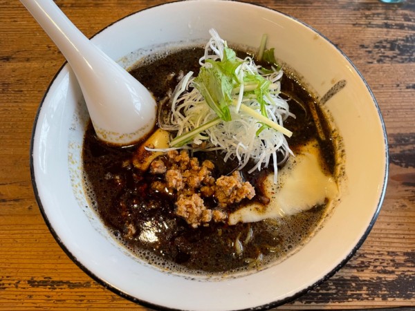 「黒チーズ坦々麺　￥１１８０」@麺家 烈 安城美園店の写真