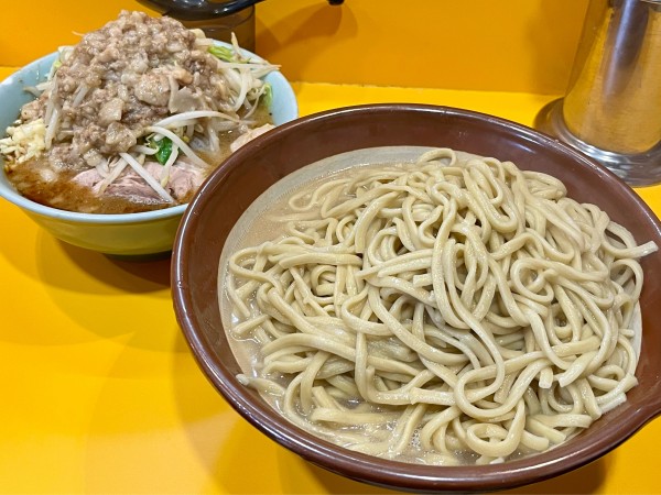 「大つけ麺　熱盛り　麺増し700g」@ラーメン二郎 八王子野猿街道店2の写真