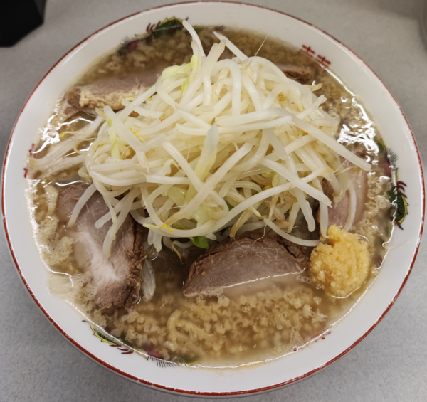 「普通盛チャーシュー入り：900円」@ラーメン 神田店の写真