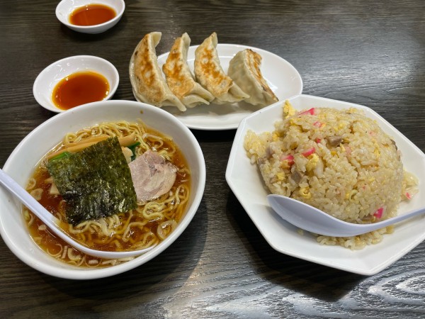 「Aセット + 餃子」@東京亭 昭島店の写真